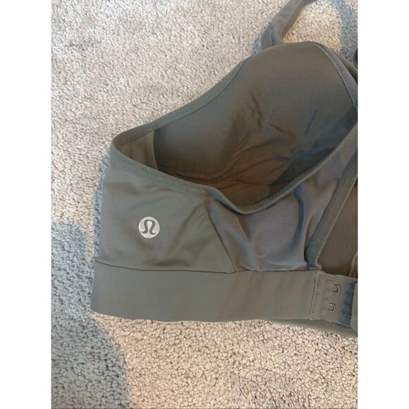Lululemon Athlete Arrival Bra ,Grey Sage $80 Sz 12 E20 - Picture 8 of 8